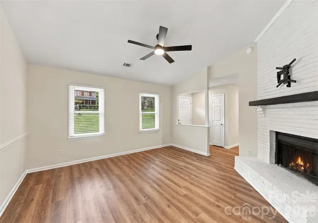 Photo 4 of Single family home for sale at 2115 Teddington Dr, Charlotte, NC 28214 | MLS# 4428436 | Listing updated on 2026-10-01