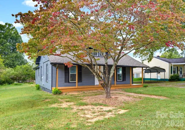 Photo 2 of Single family home for sale at 1014 8th Street, Statesville, NC 28677 | MLS# 4428447 | Listing updated on 2026-10-07