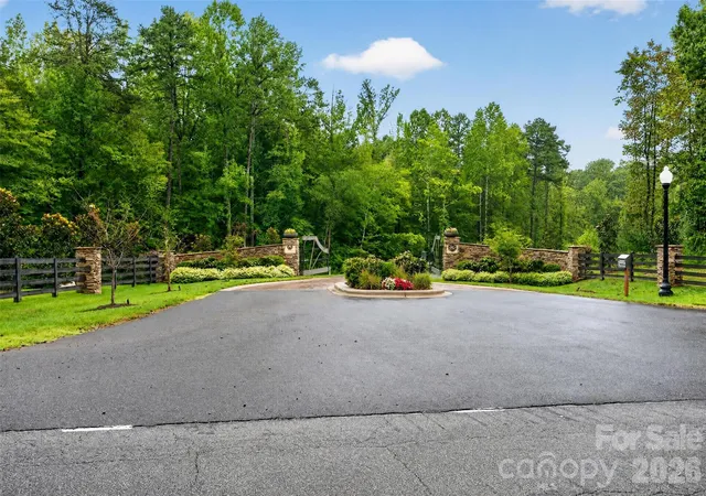 Photo 2 of Single family home for sale at 1064 Ventosa Dr, Denver, NC 28037 | MLS# 4428448 | Listing updated on 2026-10-06