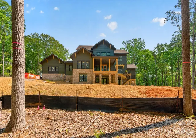 Photo 3 of Mansion for sale at 9215 Is Point Rd, Charlotte, NC 28278 | MLS# 4428451 | Listing updated on 2026-10-06