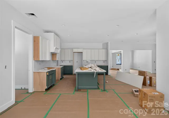 Photo 4 of Single family home for sale at 9215 Is Point Rd, Charlotte, NC 28278 | MLS# 4428451 | Listing updated on 2026-10-06