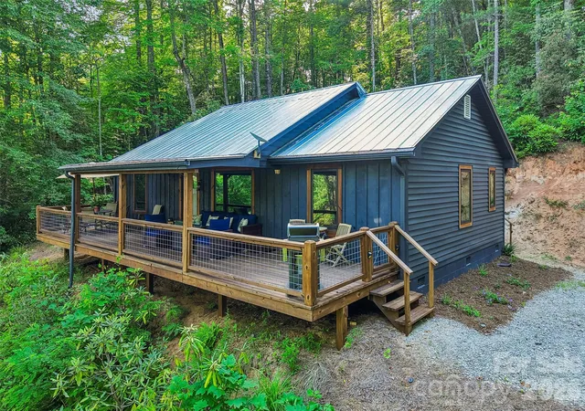 Photo 2 of Single family home for sale at 127 Short Rd, Cashiers, NC 28717 | MLS# 4428452 | Listing updated on 2026-09-25