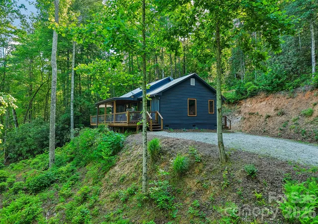 Photo 3 of Single family home for sale at 127 Short Rd, Cashiers, NC 28717 | MLS# 4428452 | Listing updated on 2026-09-25