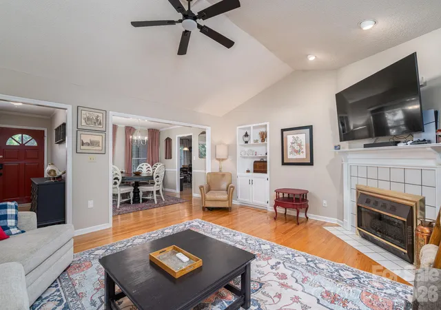 Photo 3 of Single family home for sale at 102 Moore St, Lincolnton, NC 28092 | MLS# 4428464 | Listing updated on 2026-10-02