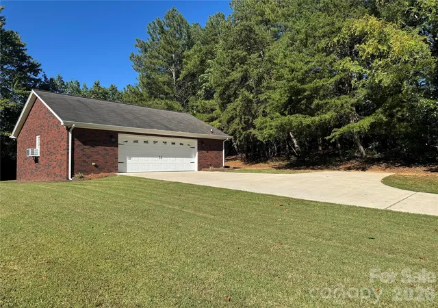 Photo 4 of Single family home for sale at 309 Imperial Way, Albemarle, NC 28001 | MLS# 4428465 | Listing updated on 2026-10-02