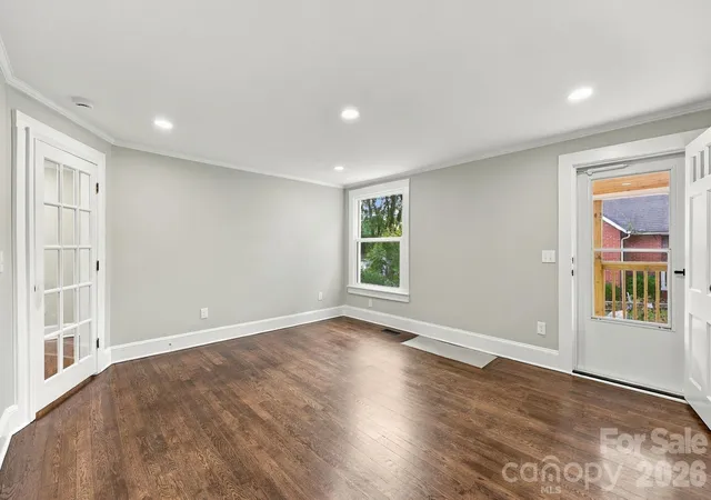 Photo 3 of Single family home for sale at 516 Englewood St NE, Concord, NC 28025 | MLS# 4428466 | Listing updated on 2026-09-26