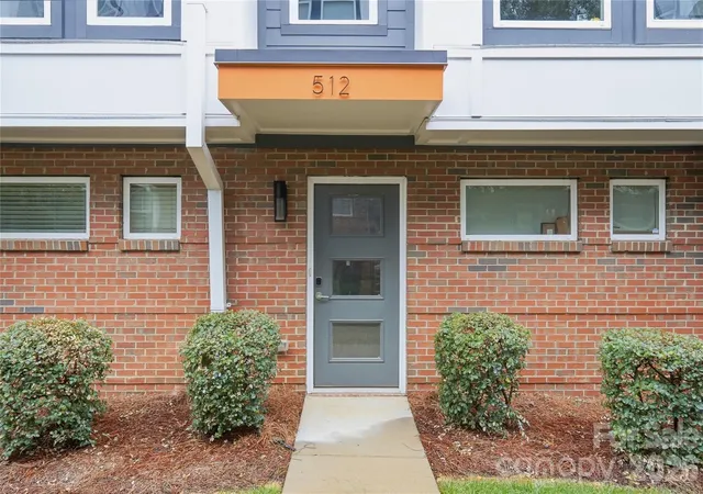 Photo 3 of Townhouse for sale at 512 Sedgefield Park Dr, Charlotte, NC 28203 | MLS# 4428472 | Listing updated on 2026-09-30
