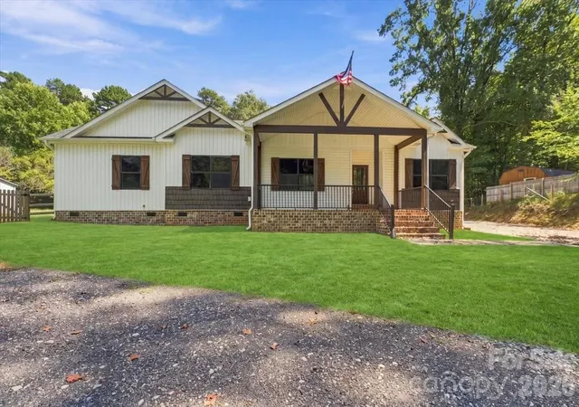 Photo 1 of Single family home for sale at 2481 Shelton Ave, Statesville, NC 28677 | MLS# 4428479 | Listing updated on 2026-09-26