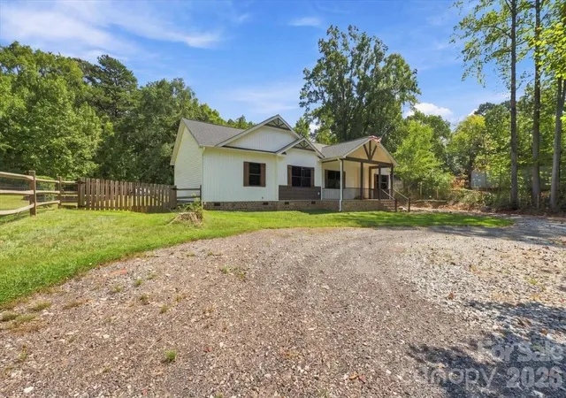 Photo 3 of Single family home for sale at 2481 Shelton Ave, Statesville, NC 28677 | MLS# 4428479 | Listing updated on 2026-09-26