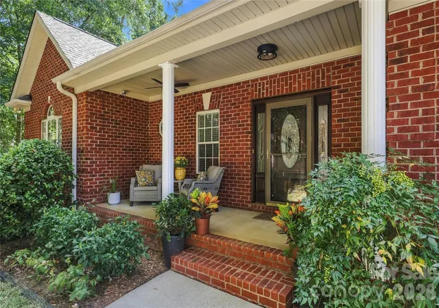 Photo 2 of Single family home for sale at 232 Pebble Stone Ln, Matthews, NC 28104 | MLS# 4428482 | Listing updated on 2026-09-30