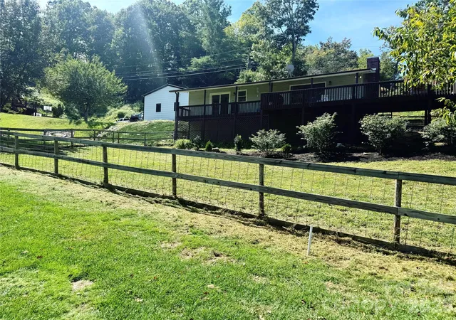 Single family home for sale at 390 Hickory Hl Dr, Spruce Pine, NC 28777 | MLS# 4428483