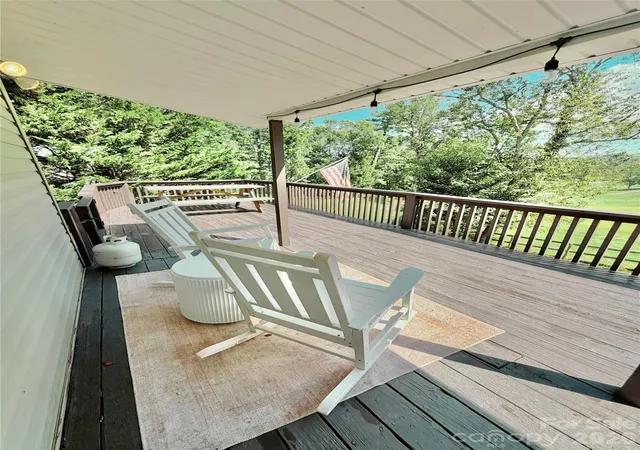 Photo 4 of Single family home for sale at 390 Hickory Hl Dr, Spruce Pine, NC 28777 | MLS# 4428483 | Listing updated on 2026-10-05