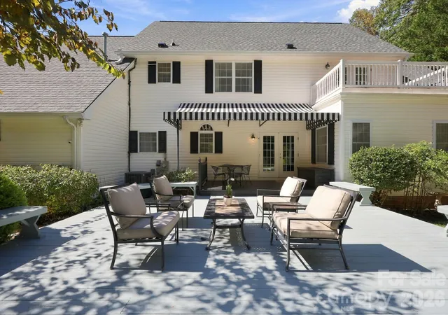 Photo 4 of Single family home for sale at 25 Jonathan Crk Dr, Etowah, NC 28729 | MLS# 4428494 | Listing updated on 2026-10-09