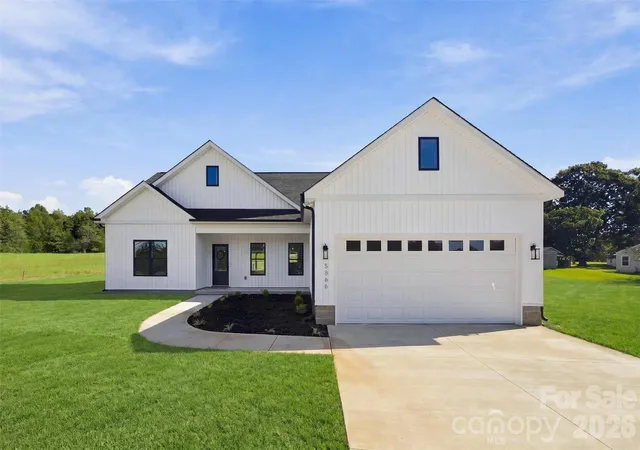 Photo 1 of Single family home for sale at 5866 Old Mocksville Rd, Salisbury, NC 28144 | MLS# 4428505 | Listing updated on 2026-10-06