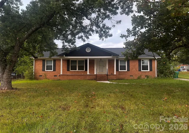Photo 1 of Single family home for sale at 3105 Woodview Dr, High Point, NC 27265 | MLS# 4428508 | Listing updated on 2026-09-30