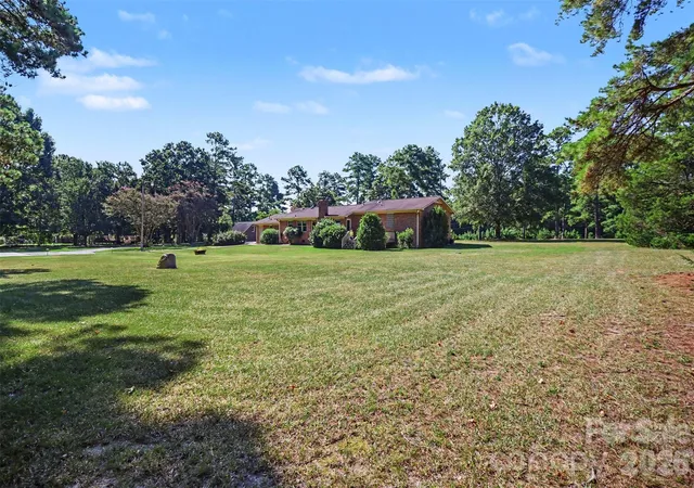 Photo 3 of Single family home for sale at 1762 Highway 55 E, Clover, SC 29710 | MLS# 4428514 | Listing updated on 2026-09-26
