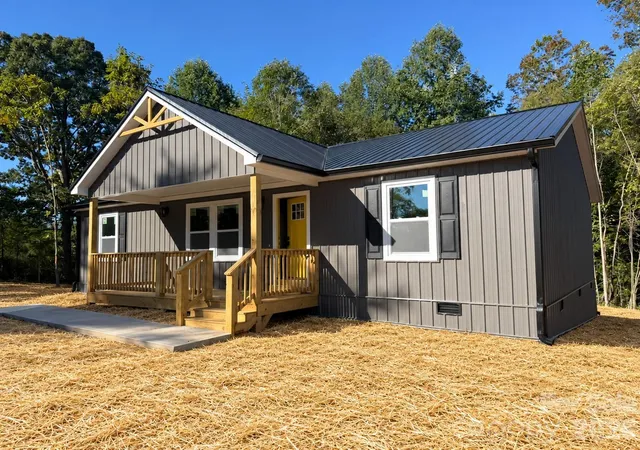 Photo 1 of Single family home for sale at 1176 Luciano Camilo Dr, Morganton, NC 28655 | MLS# 4428518 | Listing updated on 2026-10-10