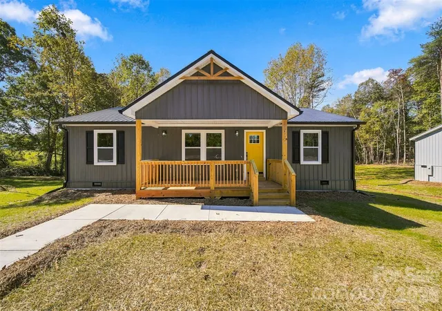 Photo 1 of Single family home for sale at 1176 Luciano Camilo Dr, Morganton, NC 28655 | MLS# 4428518 | Listing updated on 2026-10-27