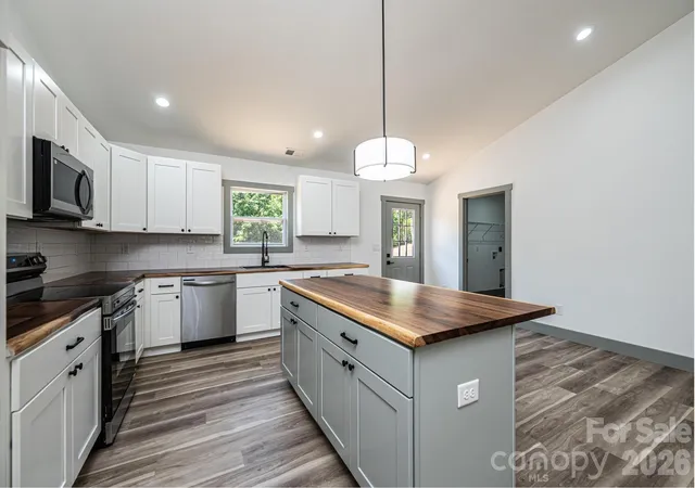 Photo 4 of Single family home for sale at 1176 Luciano Camilo Dr, Morganton, NC 28655 | MLS# 4428518 | Listing updated on 2026-10-10