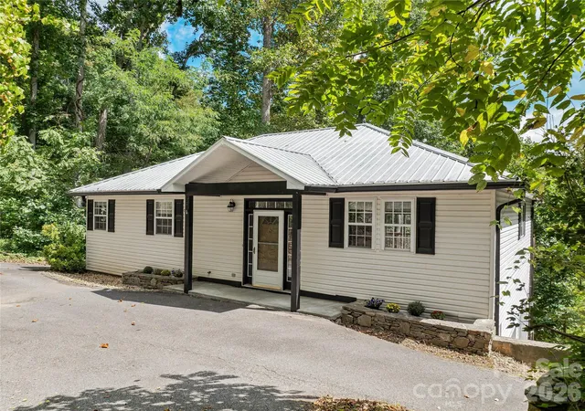 Photo 1 of Single family home for sale at 57 Mount Royal Dr, Arden, NC 28704 | MLS# 4428524 | Listing updated on 2026-10-07