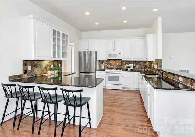 Photo 4 of Single family home for sale at 16418 Spruell St, Huntersville, NC 28078 | MLS# 4428525 | Listing updated on 2026-10-08