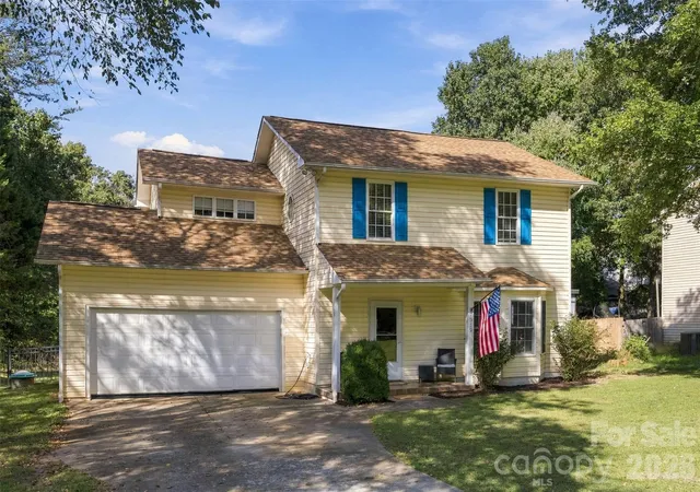 Photo 1 of Single family home for sale at 7519 Katherine Dr, Denver, NC 28037 | MLS# 4428529 | Listing updated on 2026-10-04