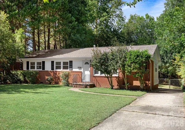 Photo 1 of Single family home for sale at 1914 Kilborne Dr, Charlotte, NC 28205 | MLS# 4428533 | Listing updated on 2026-09-29