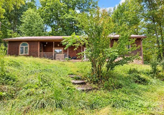 Photo 1 of Single family home for sale at 323 Forrest Fisher Rd, Spruce Pine, NC 28777 | MLS# 4428534 | Listing updated on 2026-09-26