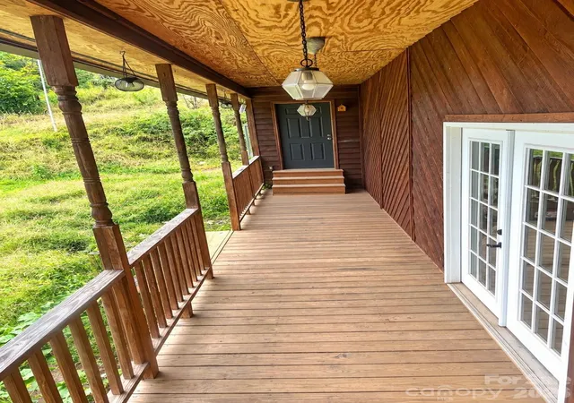 Photo 3 of Single family home for sale at 323 Forrest Fisher Rd, Spruce Pine, NC 28777 | MLS# 4428534 | Listing updated on 2026-09-26
