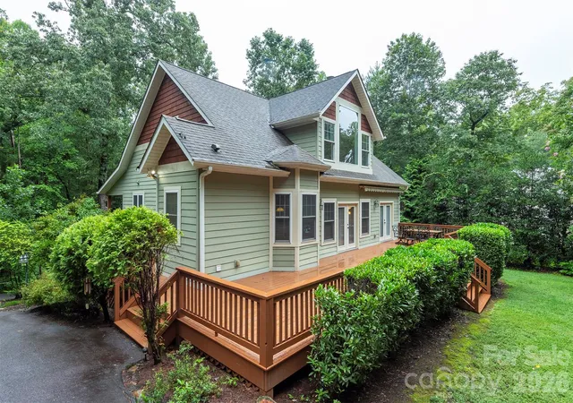 Photo 1 of Single family home for sale at 25 Deer Trl Way, Fairview, NC 28730 | MLS# 4428535 | Listing updated on 2026-09-26