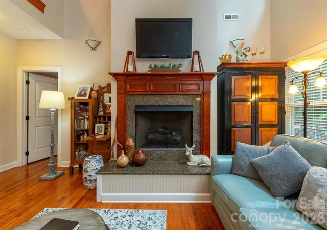 Photo 3 of Single family home for sale at 25 Deer Trl Way, Fairview, NC 28730 | MLS# 4428535 | Listing updated on 2026-09-26