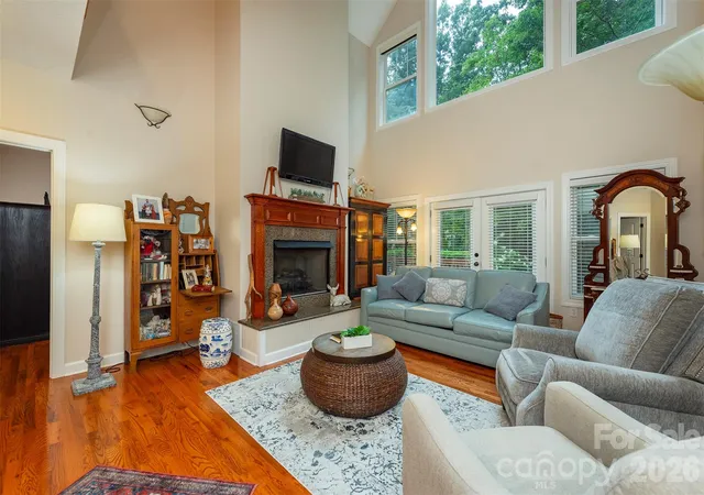 Photo 4 of Single family home for sale at 25 Deer Trl Way, Fairview, NC 28730 | MLS# 4428535 | Listing updated on 2026-09-26