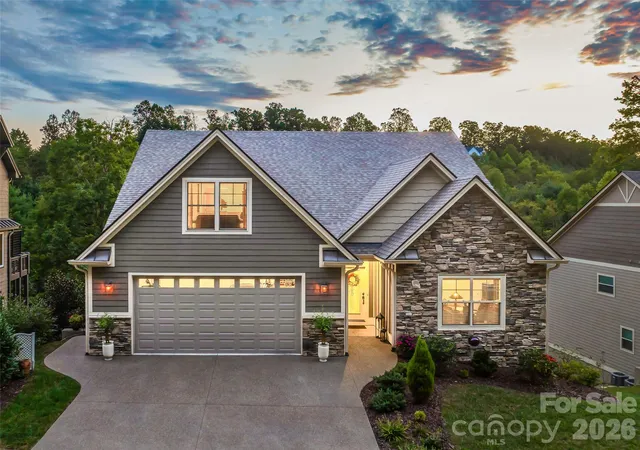 Photo 3 of Single family home for sale at 158 Narrows Run Loop, Hendersonville, NC 28791 | MLS# 4428539 | Listing updated on 2026-09-28