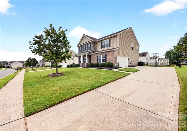Photo 3 of Single family home for sale at 1011 Wellscroft Rd, Indian Trail, NC 28079 | MLS# 4428540 | Listing updated on 2026-10-03