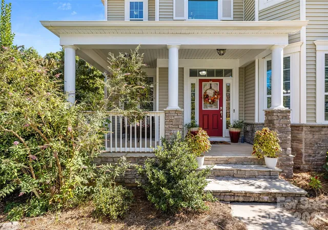 Photo 3 of Single family home for sale at 2134 Clarion Dr, Fort Mill, SC 29707 | MLS# 4428547 | Listing updated on 2026-10-03