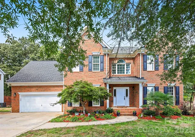 Photo 1 of Single family home for sale at 10409 Persimmon Crk Dr, Mint Hill, NC 28227 | MLS# 4428549 | Listing updated on 2026-10-03