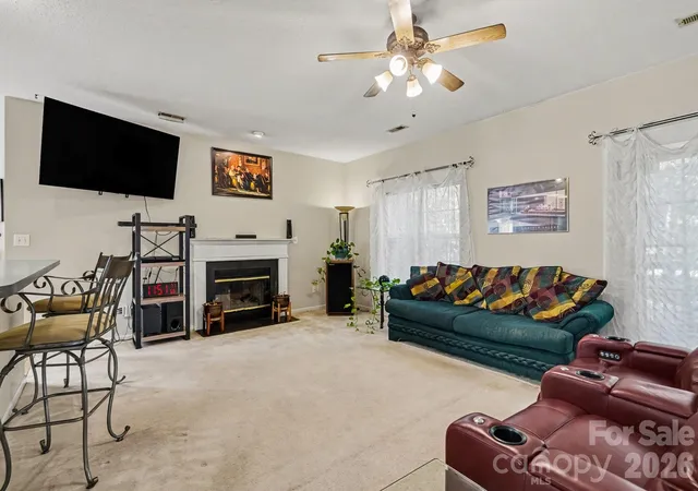 Photo 4 of Single family home for sale at 9600 Veronica Dr, Charlotte, NC 28215 | MLS# 4428554 | Listing updated on 2026-10-05