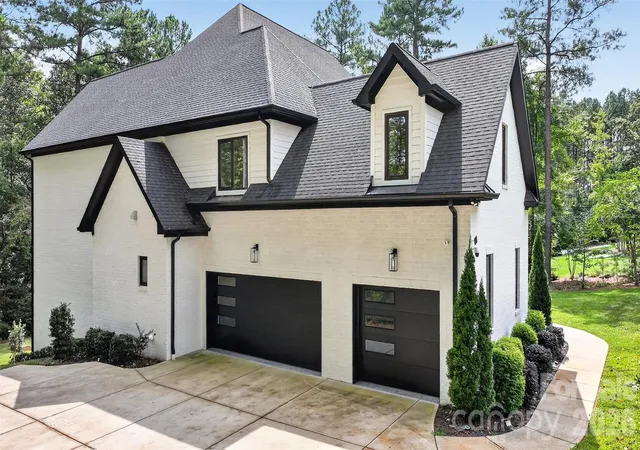 Photo 2 of Single family home for sale at 937 Fern Hl Rd, Mooresville, NC 28117 | MLS# 4428561 | Listing updated on 2026-09-30