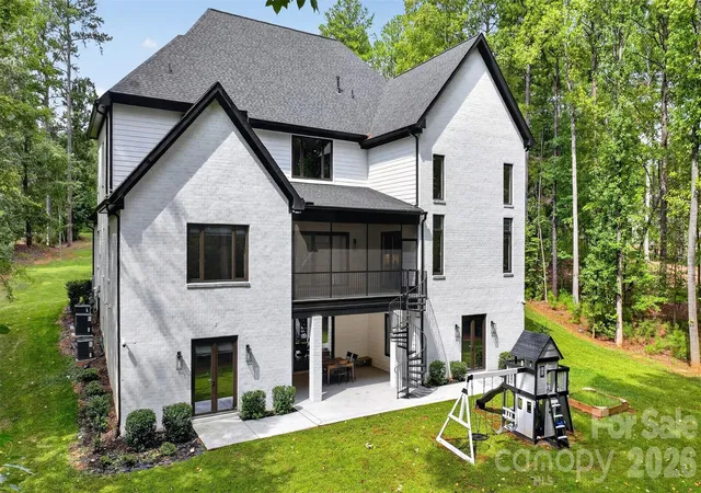 Photo 3 of Single family home for sale at 937 Fern Hl Rd, Mooresville, NC 28117 | MLS# 4428561 | Listing updated on 2026-09-30