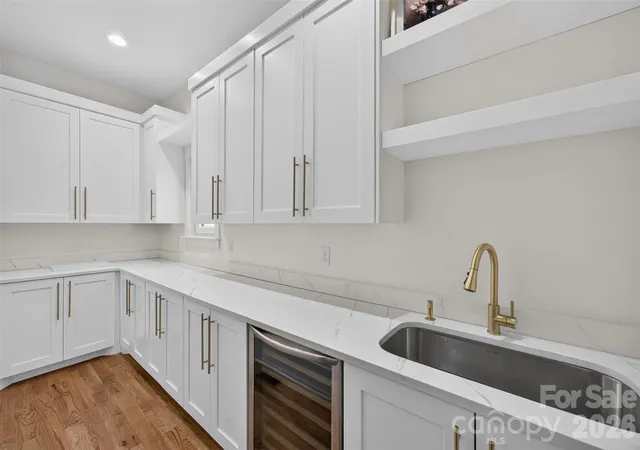 Photo 4 of Single family home for sale at 937 Fern Hl Rd, Mooresville, NC 28117 | MLS# 4428561 | Listing updated on 2026-09-30