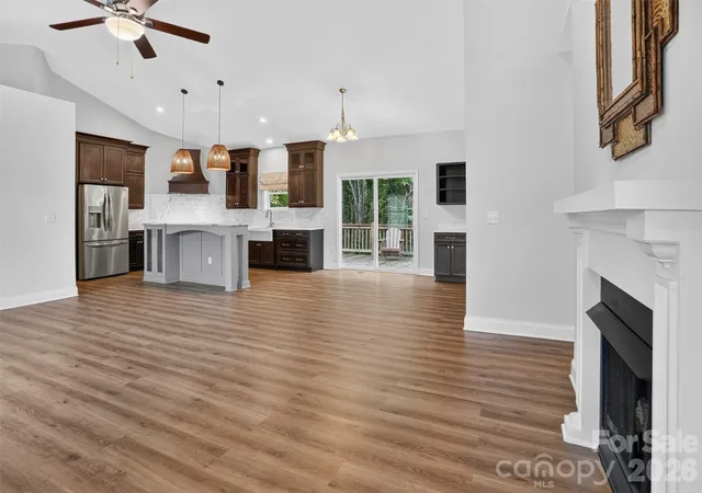 Photo 4 of Single family home for sale at 308 Beck Crk Cir, Flat Rock, NC 28731 | MLS# 4428562 | Listing updated on 2026-10-08