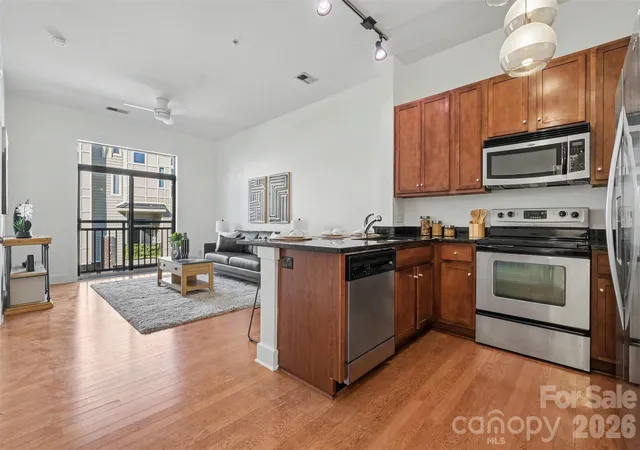 Photo 4 of Condo for sale at 3259 Noda Blvd, Charlotte, NC 28205 | MLS# 4428566 | Listing updated on 2026-09-30