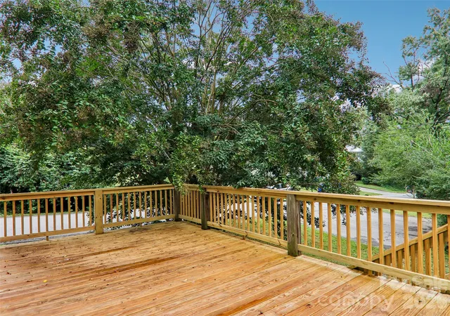 Photo 3 of Single family home for sale at 513 Fairview Rd, Asheville, NC 28803 | MLS# 4428573 | Listing updated on 2026-09-30
