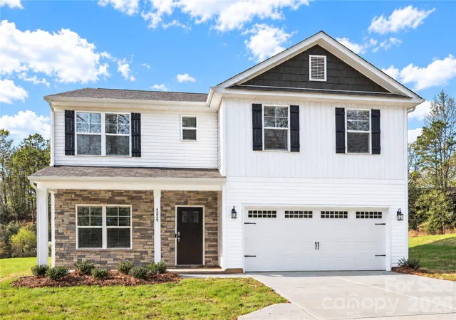 Photo 1 of Single family home for sale at 2239 Dardan Woods Dr, Charlotte, NC 28215 | MLS# 4428582 | Listing updated on 2026-10-01