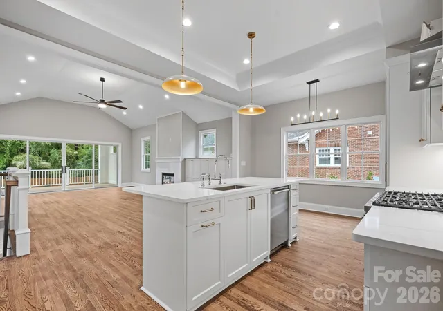 Photo 3 of Single family home for sale at 705 N Main St, Davidson, NC 28036 | MLS# 4428587 | Listing updated on 2026-09-28