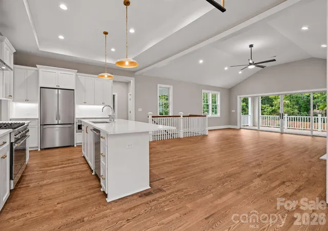 Photo 4 of Single family home for sale at 705 N Main St, Davidson, NC 28036 | MLS# 4428587 | Listing updated on 2026-09-28