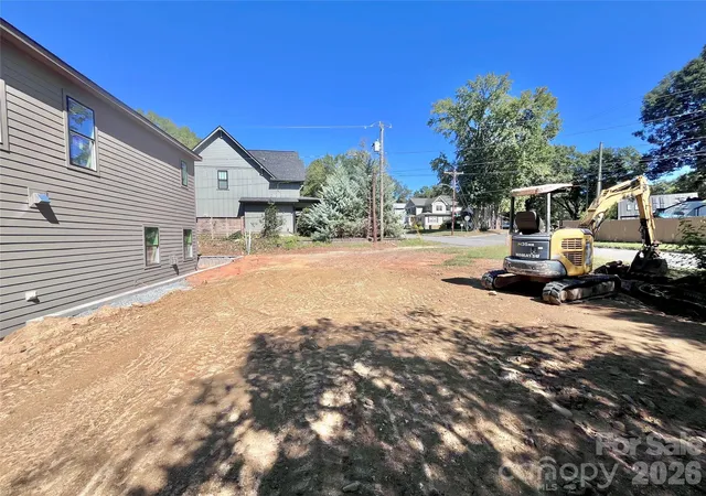 Photo 1 of Land for sale at 731 E 28th Street, Charlotte, NC 28205 | MLS# 4428594 | Listing updated on 2026-09-26