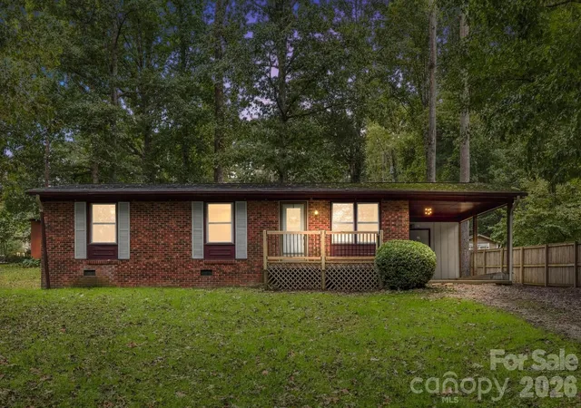 Photo 1 of Single family home for sale at 36 Medlin Ln, Flat Rock, NC 28731 | MLS# 4428597 | Listing updated on 2026-09-30