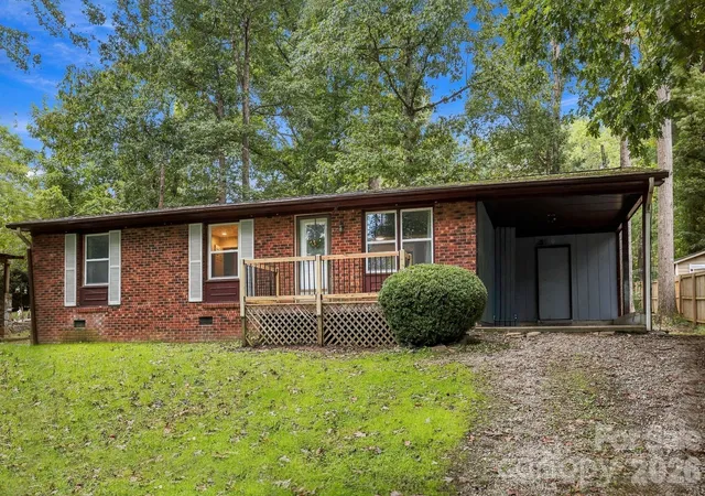 Photo 2 of Single family home for sale at 36 Medlin Ln, Flat Rock, NC 28731 | MLS# 4428597 | Listing updated on 2026-09-30
