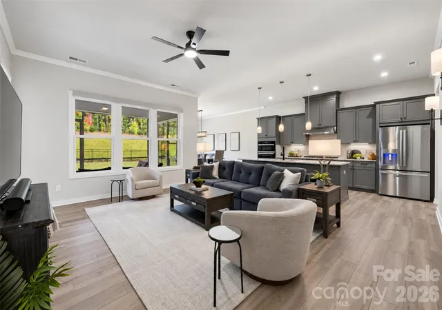 Photo 4 of Single family home for sale at 5208 Glenwalk Dr, Charlotte, NC 28269 | MLS# 4428602 | Listing updated on 2026-10-08